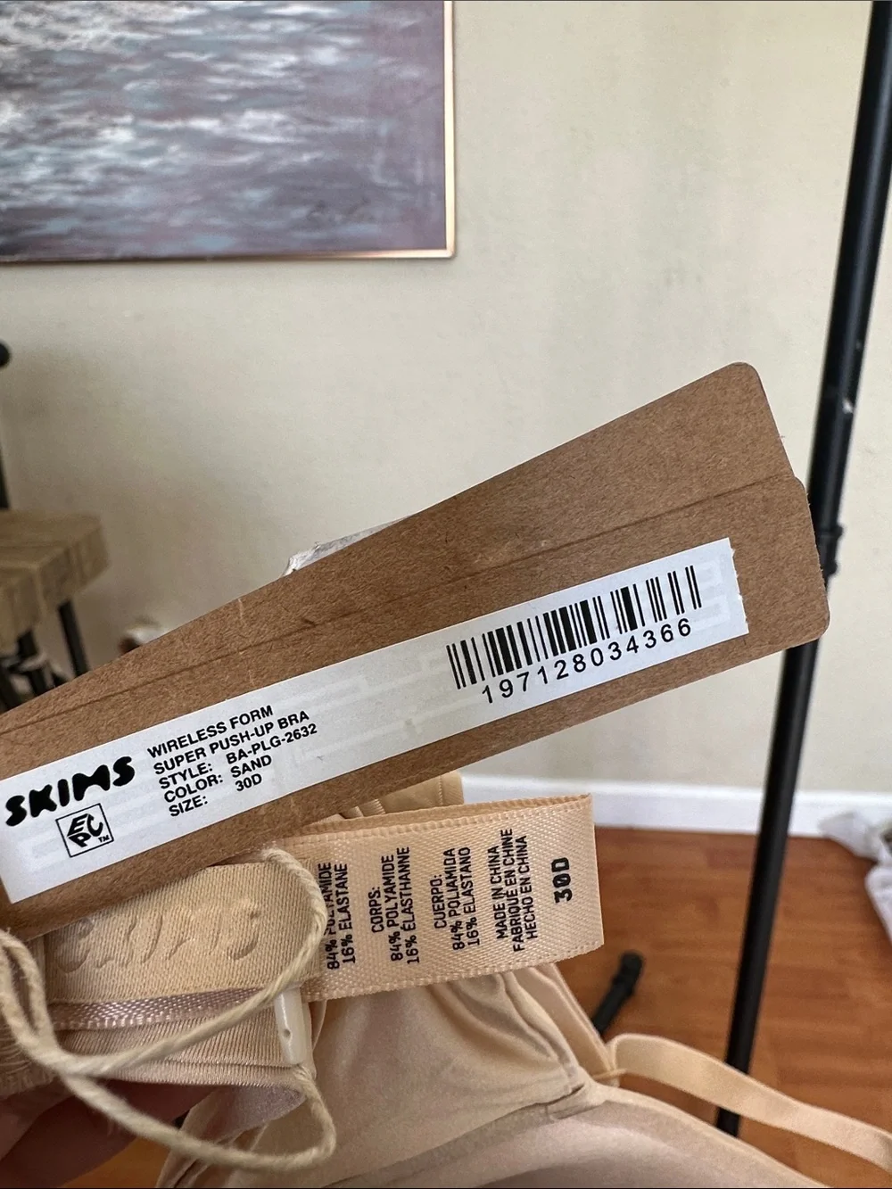 Skims Wireless Form Super Push Up Bra - NWT - Sand - 30D - Picture 3 of 5